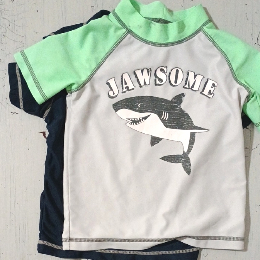 4/$15 (2) Rash Guards, 12-18M